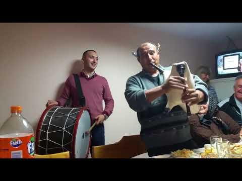 Видео: Народна музика от ТРАКИЯ - Петко Гайдата - Гавраилово - Сливен - Bulgarian Bagpipe 2017