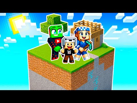 Видео: 😨 МОЯ СЕМЬЯ ВЫЖИВАЕТ на 1 ЧАНКЕ в МАЙНКРАФТ!