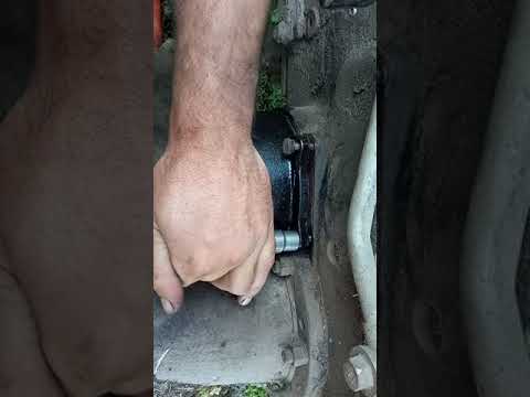 Видео: установка тормозных колодок на трактор Фотон 254 ...