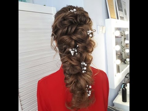 Видео: Греческая прическа на основе резиночек.  Как сделать свадебную  греческую прическу.