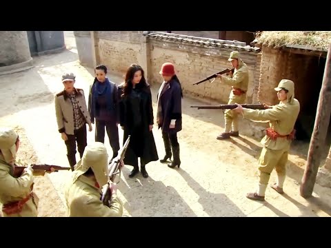 Видео: Японские солдаты остановили четырех красавиц и были избиты на куски