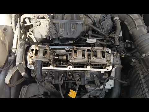 Видео: Регулировка клапанов на гранте, 182 двигатель.