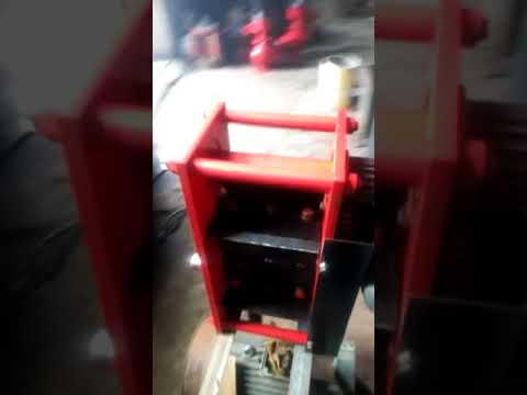 Видео: Подрібнювач гілок універсальний до 10 см