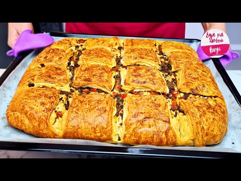 Видео: НОВИНКА! Вкусный СЛОИСТЫЙ пирог в духовке. Даже холодный - за уши не оттащишь! Рецепт пирога