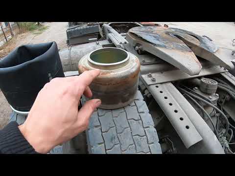 Видео: как поменять пневмоподушку на автомобиле ДАФ