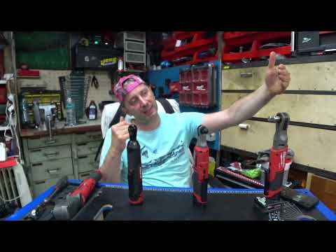Видео: Аккумуляторная трещОтка - трещетка. На что смотреть, на что надеяться. Milwaukee m12 vs China