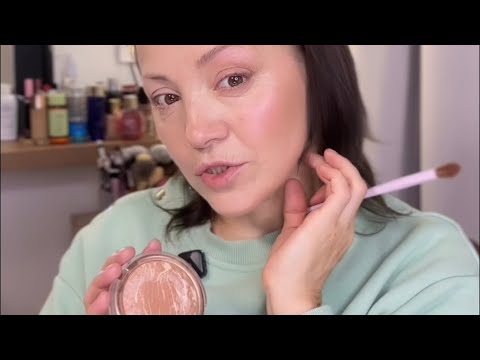 Видео: Как наносить макияж для начинающих 💄