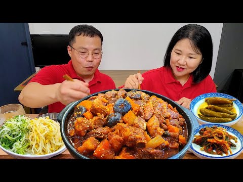Видео: Приготовление и употребление свиных ребрышек по-корейски с острым соусомㅣCookingㅣMukbang