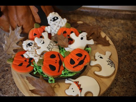 Видео: ПРЯНИКИ на Хэллоуин * МК по росписи * How to decorate cookies for Halloween