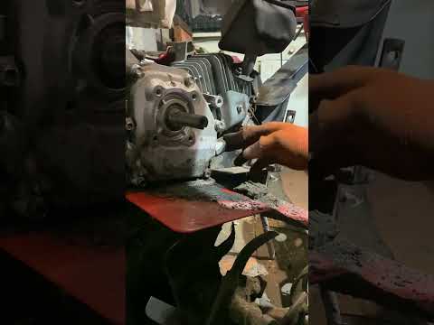 Видео: Почему задымил мотоблок