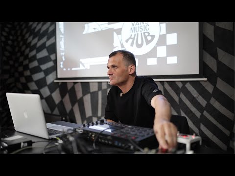 Видео: Воркшоп: Илья Барамия. «Как написать хороший бит»