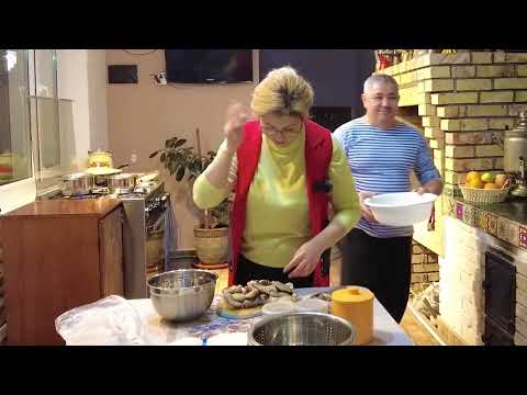 Видео: 🔥КАК МЫ СОЛИМ🍄 ГРИБЫ ВЕШЕНКИ🥯ИСПЕКЛА ВАТРУШКИ😋С РАЗНОЙ НАЧИНКОЙ  УЖИН   ПОВТОР 🎥