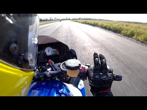 Видео: Новичок на Suzuki GSX-R1000 против всех...