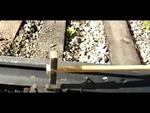 Видео: смена деревянных шпал. (Комсомольский Учебный центр)
