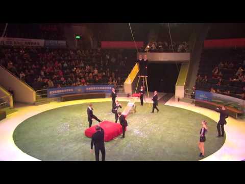 Видео: Акробаты на подкидных досках п/р В. Черниевского