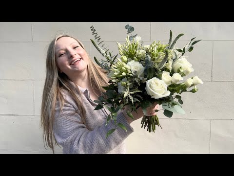 Видео: Как сделать свадебный букет 💐 Урок по созданию свадебного букета в нейтральном стиле