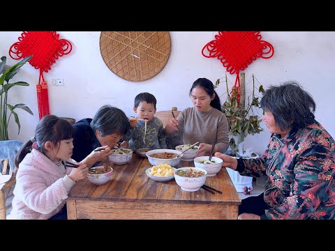 Видео: Один человек, одна тарелка тушеной говяжьей лапши; Йике доел суп, не оставив ни капли.