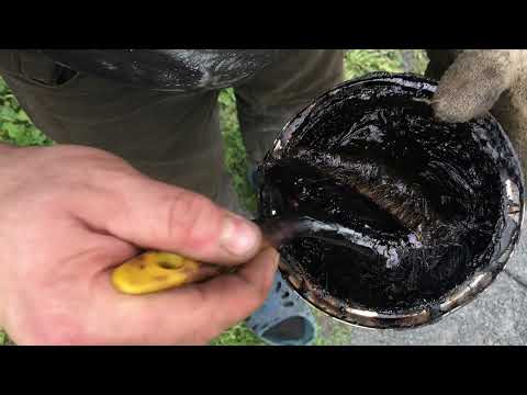 Видео: РАСТВОРИЛ ПОДКРЫЛКИ В БИТУМНОЙ МАСТИКЕ И НАНЕС НА АРКИ АВТОМОБИЛЯ.