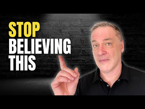 Видео: Почему умные мужчины старше 50 лет застревают в мелочах (9 убеждений)