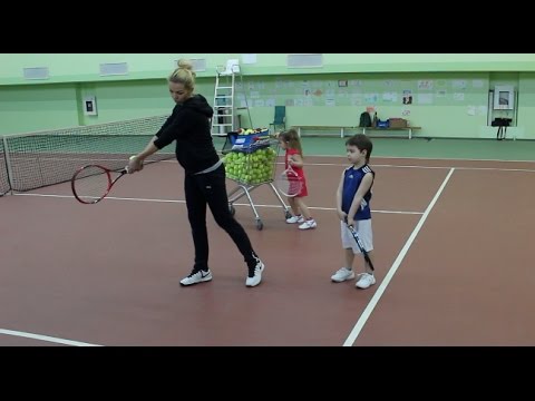 Видео: Большой теннис. Удар слева. Видеоурок.