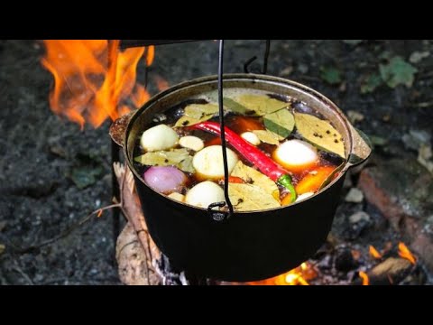 Видео: Свиная РУЛЬКА в ПИВЕ в казане на костре. Как приготовить вепрево колено к пиву.