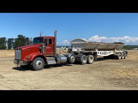 Видео: Почему я пошел работать на самосвал, с днем ​​дальнобойщика! Kenworth T800 Dump Truck sidedump День4