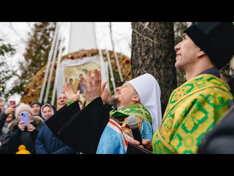 Видео: Празднование в честь блаженной Валентины Минской возглавил Митрополит Вениамин на месте ее упокоения