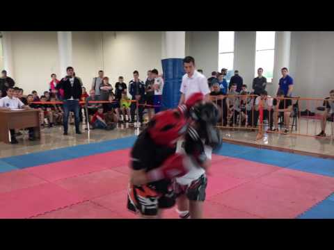 Видео: Кикбоксинг 12 лет гиорги Цхелишвили