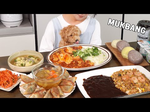 Видео: готовим Мукбанг :) острый и мягкий рис тофу, жареный рис Чаджанг, клецки, яично-картофельный суп.
