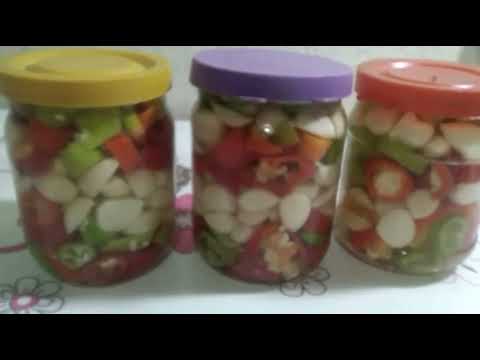 Видео: Как мариновать чеснок и горький перец. Вьетнамская кухня.