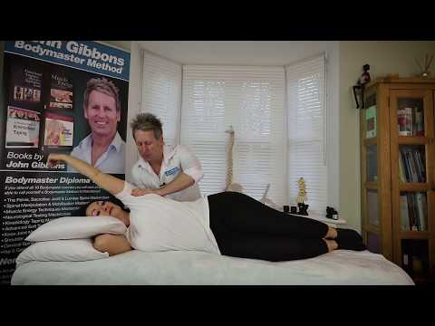 Видео: Лучшее видео о том, как уменьшить боль от защемления вращательной манжеты плеча и сумки