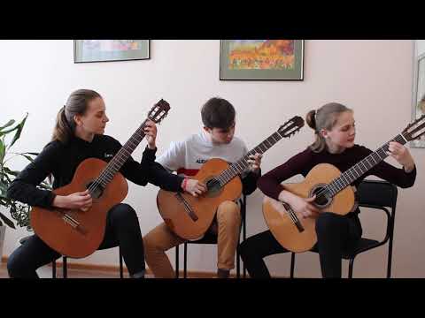 Видео: MVI 6691 трио гитаристов г.Кумертау РБ И.Нагуевский "Фантазия на тему Т.Хренникова"Московские окна"