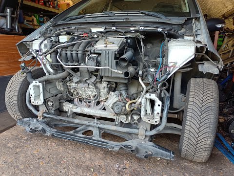 Видео: Mercedes A-класса W169 под капотом