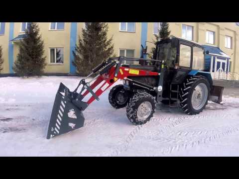 Видео: Помощник по хозяйству | Фронтальный погрузчик на МТЗ | КУН ПКУ-0.9 с быстросъемом рабочих органов