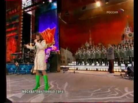 Видео: Королёва - Три танкиста (9 мая 2008) russian military march music