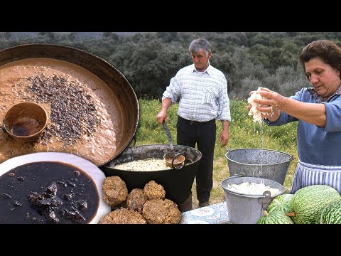 Видео: Любопытный десерт с медом и тыквенными остатками. Вот как варится эта кустарная сладость