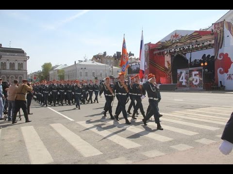 Видео: 9 мая в параде Казанского гарнизона участвовали сотрудники МЧС.