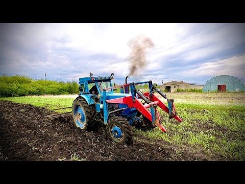 Видео: Дело пошло! ВСПАШКА НА 60-сильном Т40АМ / Майские в деревне,влог