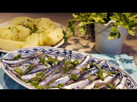 Видео: Жизнь на юге/Хамса - очень вкусный рецепт посола /Как засолить рыбу хамсу