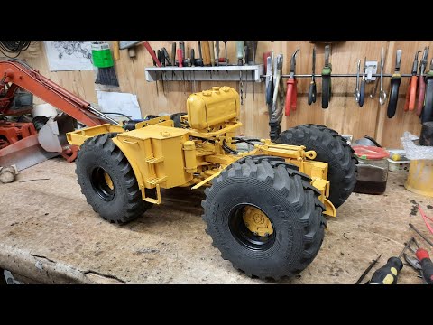 Видео: Собираем гидравлическую систему  модели трактора К-700 в 10-ом масштабе