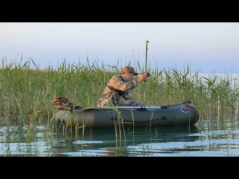 Видео: Рыбалка на озере Сартлан