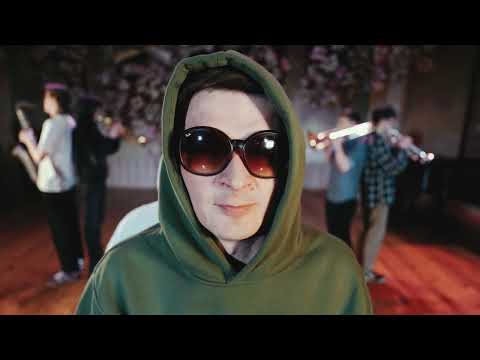 Видео: "К сожаленью, 8 марта, только раз в году !"