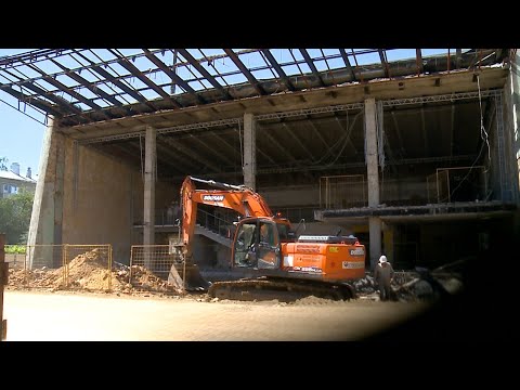 Видео: Закулисье ремонта: масштабная реконструкция театра «ФЭСТ» вошла в основную стадию