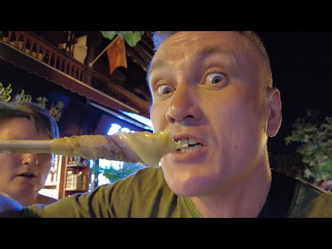 Видео: Старая улица. Вечерний Куньмин. В поисках интересной еды и приключений - Жизнь в Китае #297