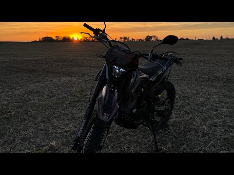 Видео: ENDURO НА МОТОЦИКЛЕ SPARK SP250P-2 (ПОЛЯ, ГОРКИ, БЕЗДОРОЖЬЯ)