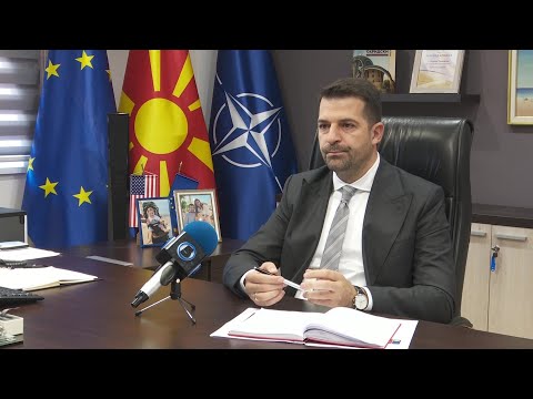 Видео: Томовски: Сите државни службени возила во рок од три до шест месеци ќе добијат таблички во боја