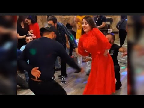 Видео: Прекрасный памирский танец 💃