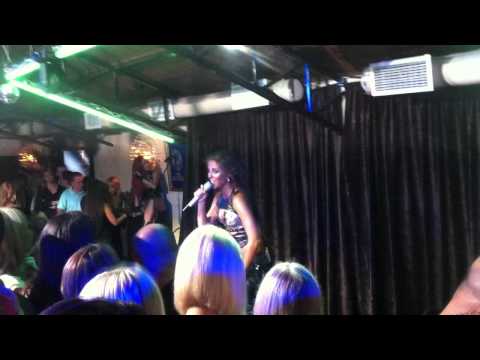 Видео: певица НЮША (Nyusha) / ресторан "Zималеtо" / 2012