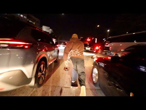 Видео: Катание на коньках по автостраде!