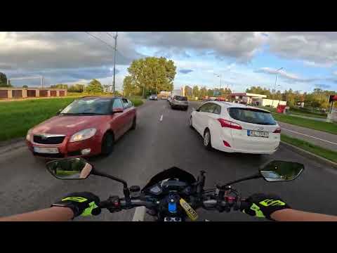 Видео: Первое видео / Мотопокатушки / На заднем по городу / Wheelie